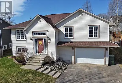 67 MacLean Court Fredericton NB E3G9Y1