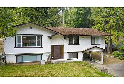 2897 HIGHWAY 3A Nelson BC V1L6M1