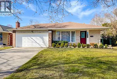 15 DEANEWOOD CRES Toronto ON M9B3A9