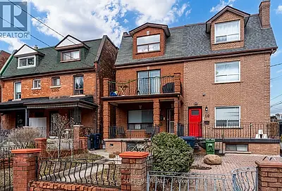 12 WALLACE AVE Toronto ON M6H1T5