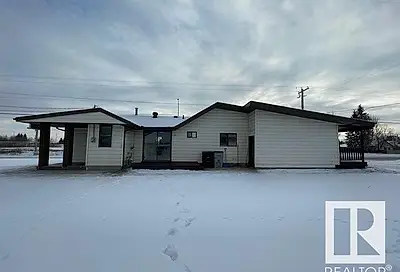 4803 46 ST NW Redwater AB T0A2W0