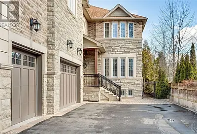 2431 OLD CARRIAGE Road Mississauga ON L5C1Y6