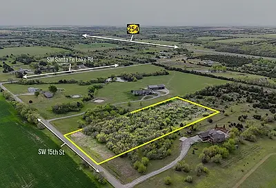 4.98 +/- Acres on SW 15th